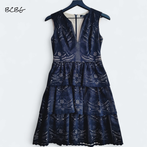 BCBGMaxazria Scarlett Tiered Dress Womens Size 2 - Picture 2 of 12